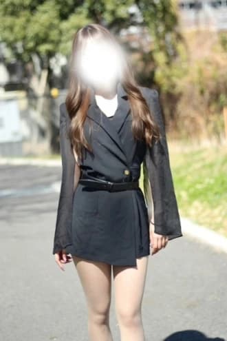 神宮寺えれなさん