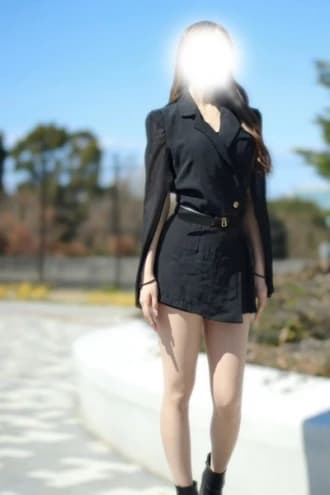 神宮寺えれなさん