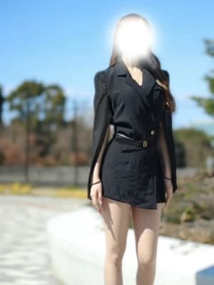 神宮寺えれなさん