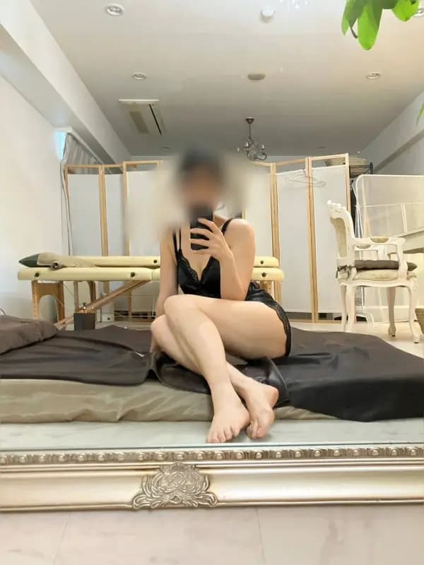秋山さんのプロフィール｜あえて顔出しさせない、高貴なメンズエステ｜CLUBマリア 銀座店