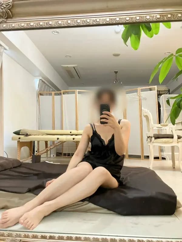 秋山さんのプロフィール｜あえて顔出しさせない、高貴なメンズエステ｜CLUBマリア 銀座店