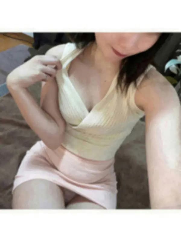 七瀬りかさんのプロフィール｜港区で生活をする美しい、スタイル、美貌、そして内面も磨き上げたセレブな美女を厳選しています。｜東京セレブ美魔女倶楽部