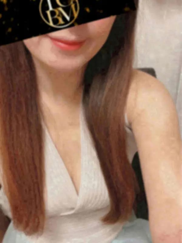 望月ゆうさんのプロフィール｜港区で生活をする美しい、スタイル、美貌、そして内面も磨き上げたセレブな美女を厳選しています。｜東京セレブ美魔女倶楽部