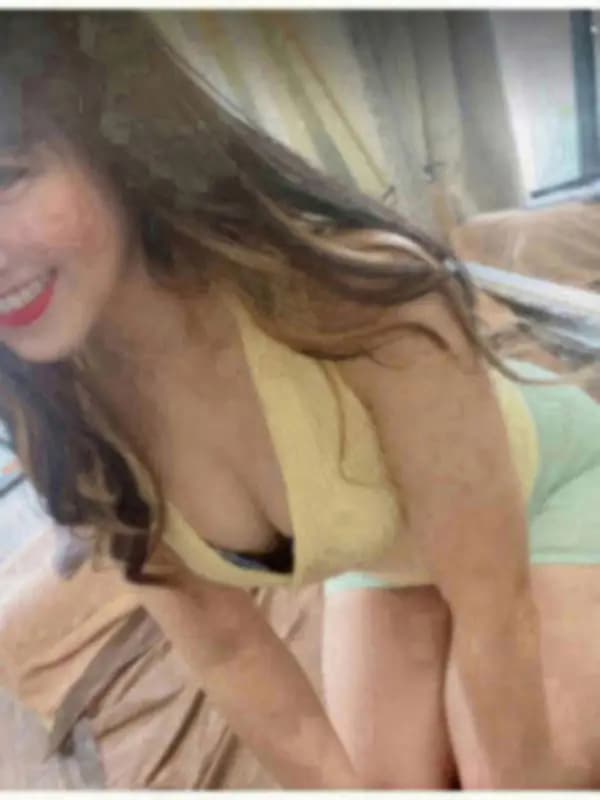 雨宮ゆかさんのプロフィール｜港区で生活をする美しい、スタイル、美貌、そして内面も磨き上げたセレブな美女を厳選しています。｜東京セレブ美魔女倶楽部