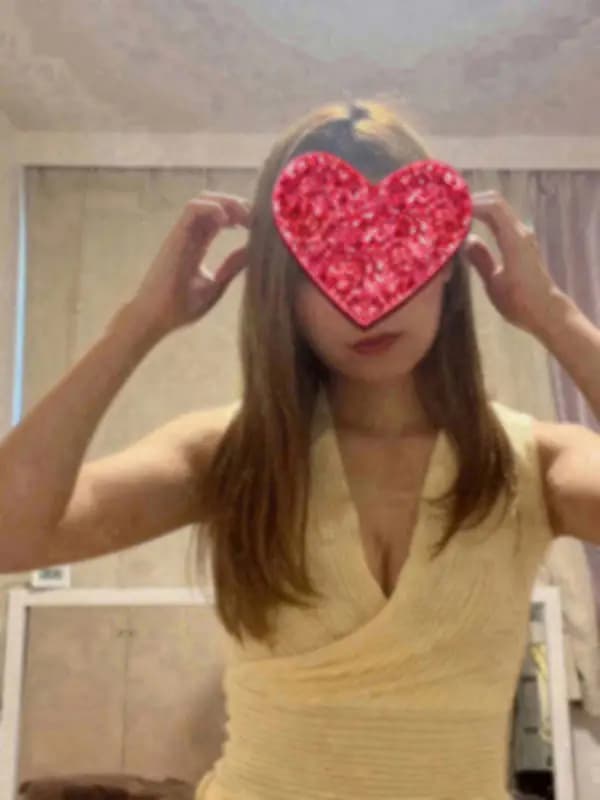 芹澤れいらさんのプロフィール｜港区で生活をする美しい、スタイル、美貌、そして内面も磨き上げたセレブな美女を厳選しています。｜東京セレブ美魔女倶楽部