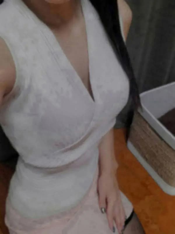 青山みほさんのプロフィール｜港区で生活をする美しい、スタイル、美貌、そして内面も磨き上げたセレブな美女を厳選しています。｜東京セレブ美魔女倶楽部