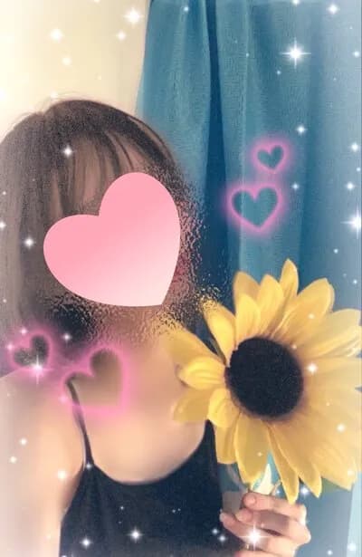 キキ のプロフィール | メンズエステ ねむりる | 五感を満たす至福のリラクゼーション。身も心もリラックスできる最高の癒しをご提供いたします。