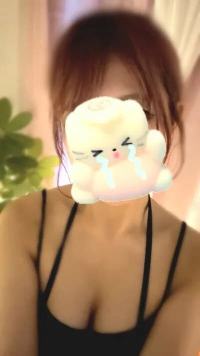 なな のプロフィール | メンズエステ ねむりる | 五感を満たす至福のリラクゼーション。身も心もリラックスできる最高の癒しをご提供いたします。