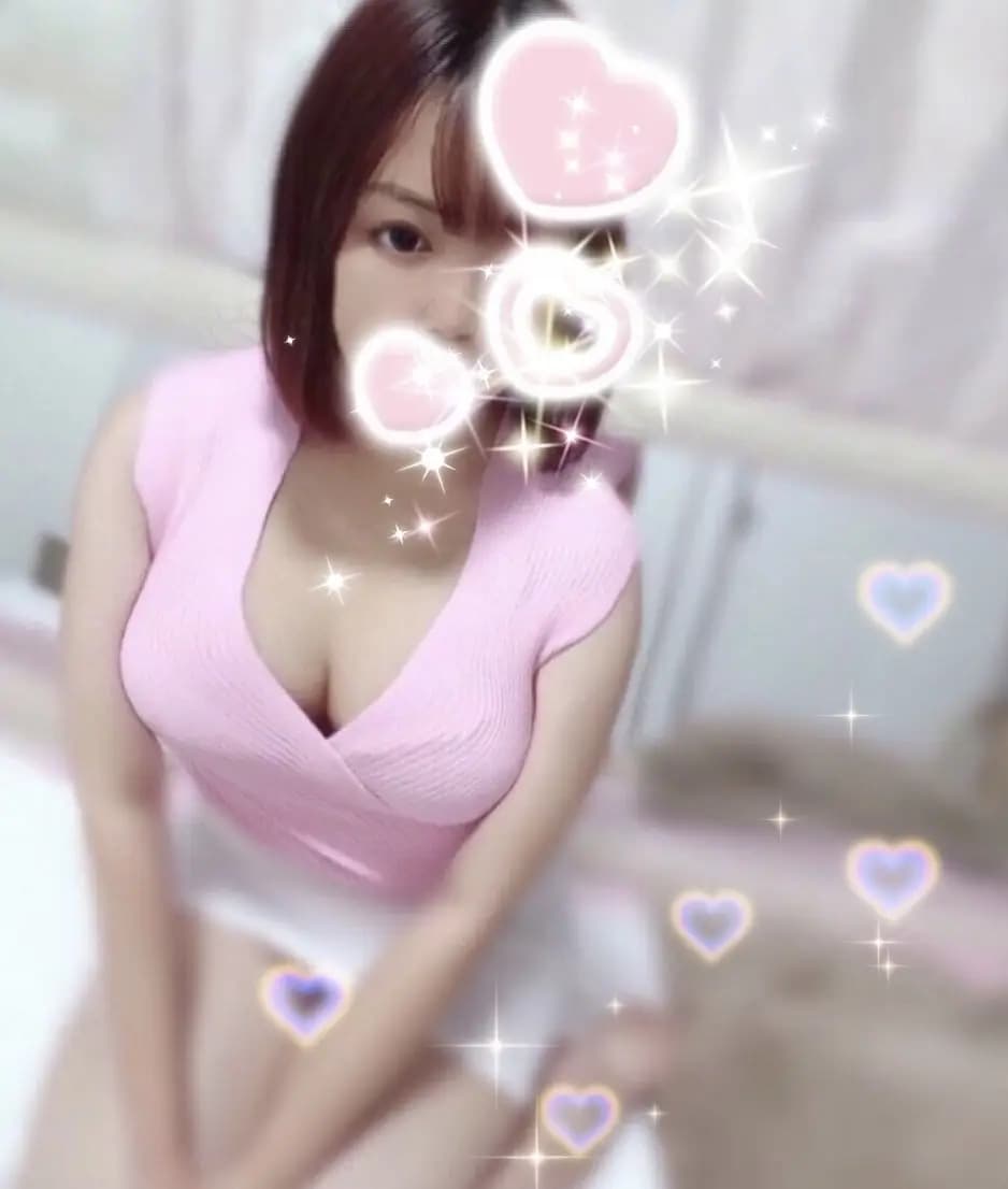 レナ のプロフィール | メンズエステ ねむりる | 五感を満たす至福のリラクゼーション。身も心もリラックスできる最高の癒しをご提供いたします。