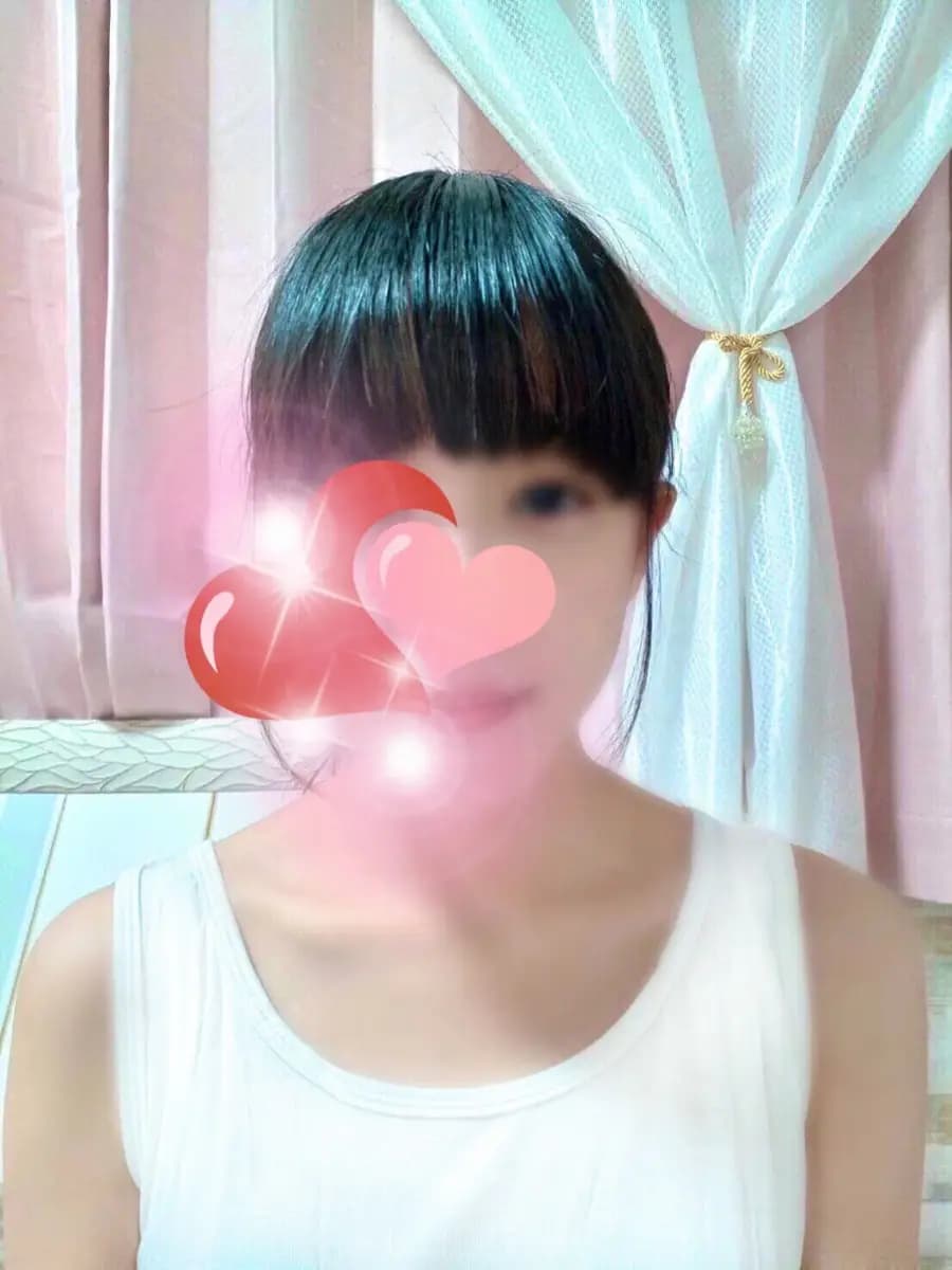 すず のプロフィール | メンズエステ ねむりる | 五感を満たす至福のリラクゼーション。身も心もリラックスできる最高の癒しをご提供いたします。
