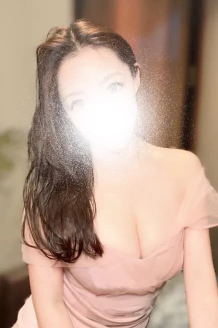 愛美 | vivienne