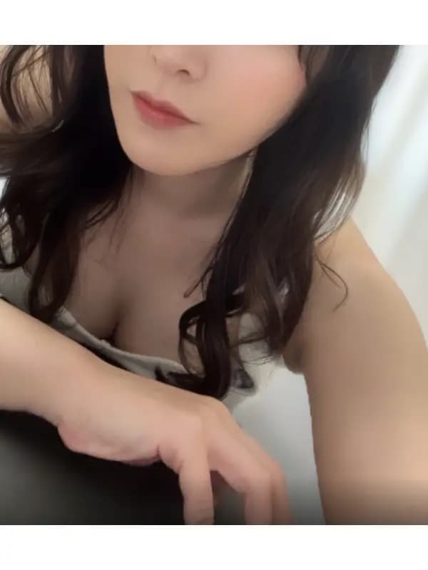 神楽れんさんのプロフィール｜あえて顔出しさせない、高貴なメンズエステ｜CLUBマリア 銀座店