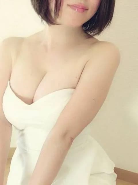 松嶋ひなたさんのプロフィール｜横浜・新横浜・町田・メンズエステ｜横浜新横浜町田人妻メンズエステ