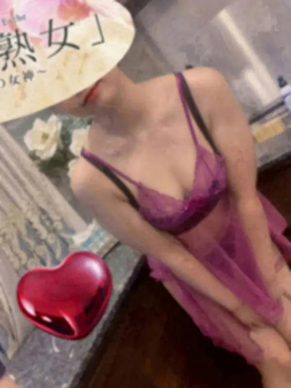 取手みくさんのプロフィール|大人の女性による、寛容力と包容力のある美蝶が戯れる、高級店でのサービスを✨ずば抜けた才覚をもつセラピストによる究極の施術を受けることができる、90分コースをぜひご堪能ください。|東京目黒高級セレブ熟女