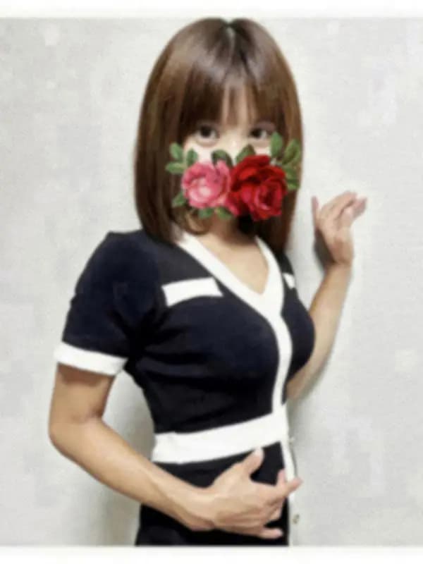 佐々木かりなさんのプロフィール｜大人の女性による、寛容力と包容力のある美蝶が戯れる、高級店でのサービスを✨ずば抜けた才覚をもつｾﾗﾋﾟｽﾄによる究極の施術を受けることができる、90分コースをぜひご堪能ください。｜東京目黒高級セレブ熟女