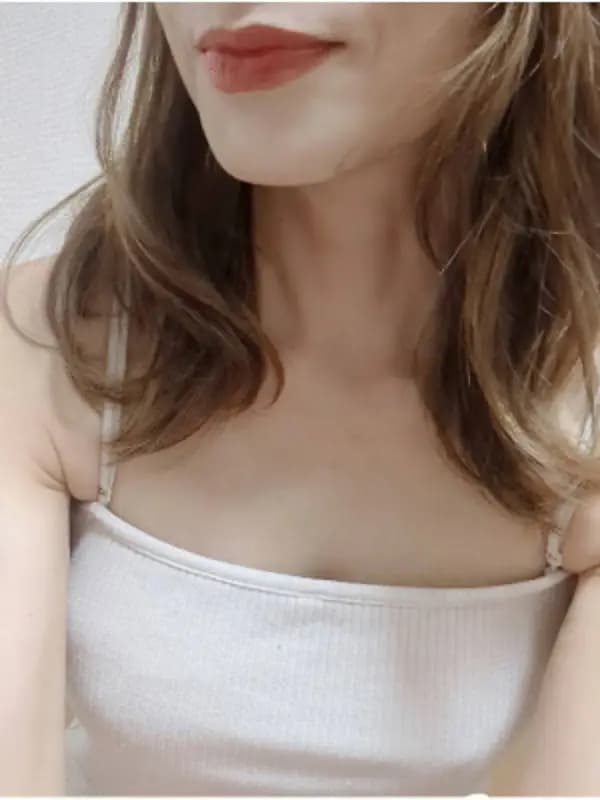 美月せいらさんのプロフィール｜大人の女性による、寛容力と包容力のある美蝶が戯れる、高級店でのサービスを✨ずば抜けた才覚をもつｾﾗﾋﾟｽﾄによる究極の施術を受けることができる、90分コースをぜひご堪能ください。｜東京目黒高級セレブ熟女