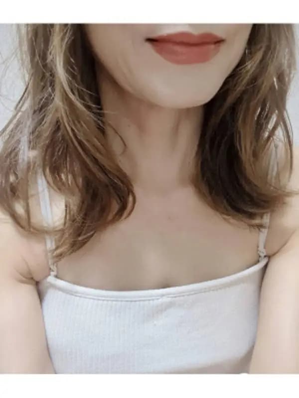 美月せいらさんのプロフィール｜大人の女性による、寛容力と包容力のある美蝶が戯れる、高級店でのサービスを✨ずば抜けた才覚をもつｾﾗﾋﾟｽﾄによる究極の施術を受けることができる、90分コースをぜひご堪能ください。｜東京目黒高級セレブ熟女