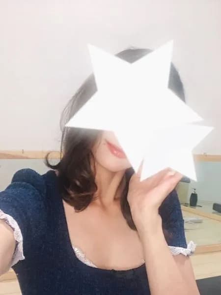 セラピスト「川嶋さん」のプロフィール 立川/八王子/国分寺/徒歩3～6分 Luxe Aroma(ラグゼアロマ) 都心に負けない濃密な施術を