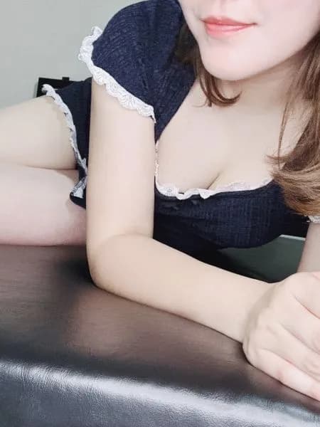 セラピスト「天野さん」のプロフィール 立川/八王子/国分寺/徒歩3～6分 Luxe Aroma(ラグゼアロマ) 都心に負けない濃密な施術を