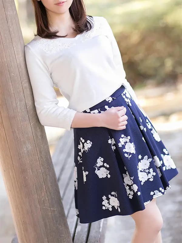 片瀬 ゆいプロフィール｜麻布十番・六本木メンズエステ『aroma MON～門～』