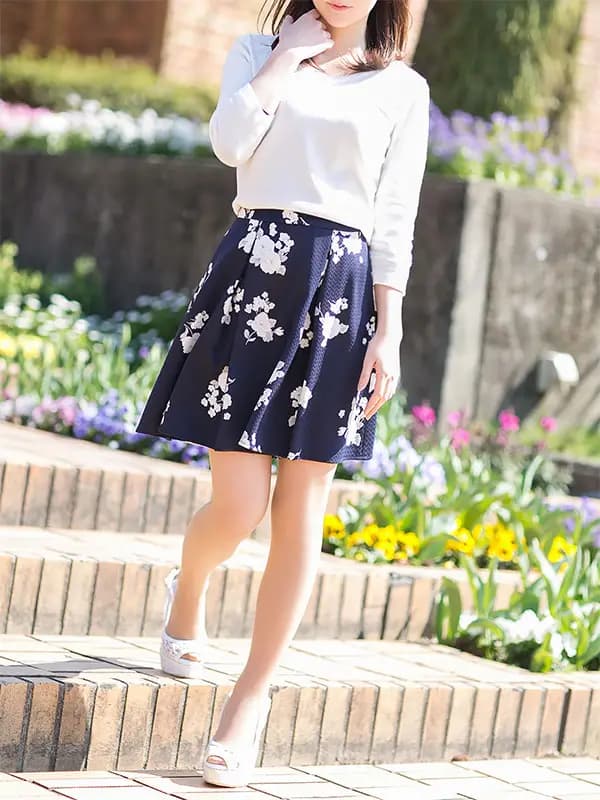 片瀬 ゆいプロフィール｜麻布十番・六本木メンズエステ『aroma MON～門～』