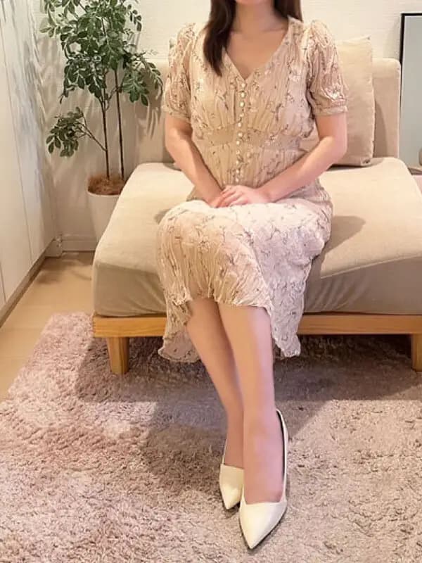 篠塚 真里香プロフィール｜麻布十番・六本木メンズエステ『aroma MON～門～』