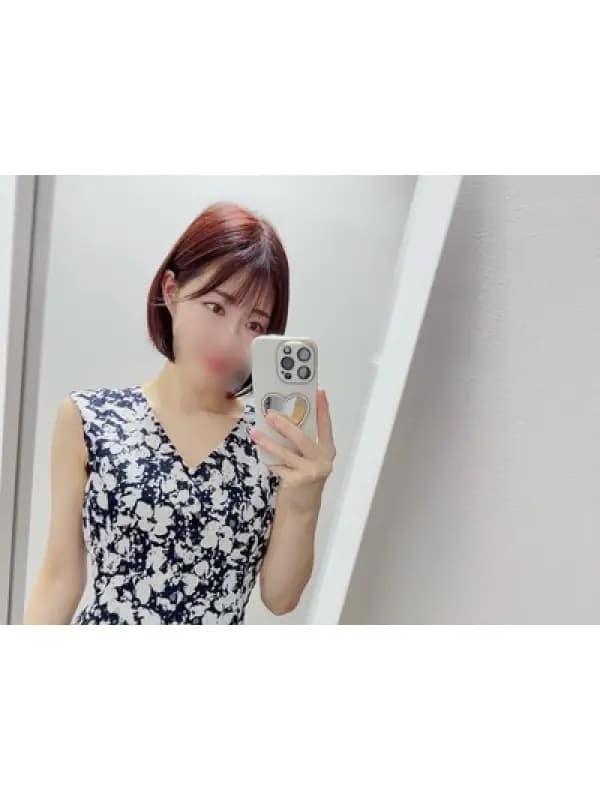 七海れいなさんのプロフィール｜代々木・南新宿・高田馬場・北参道 メンズエステ｜グランドガイアGrandGaia