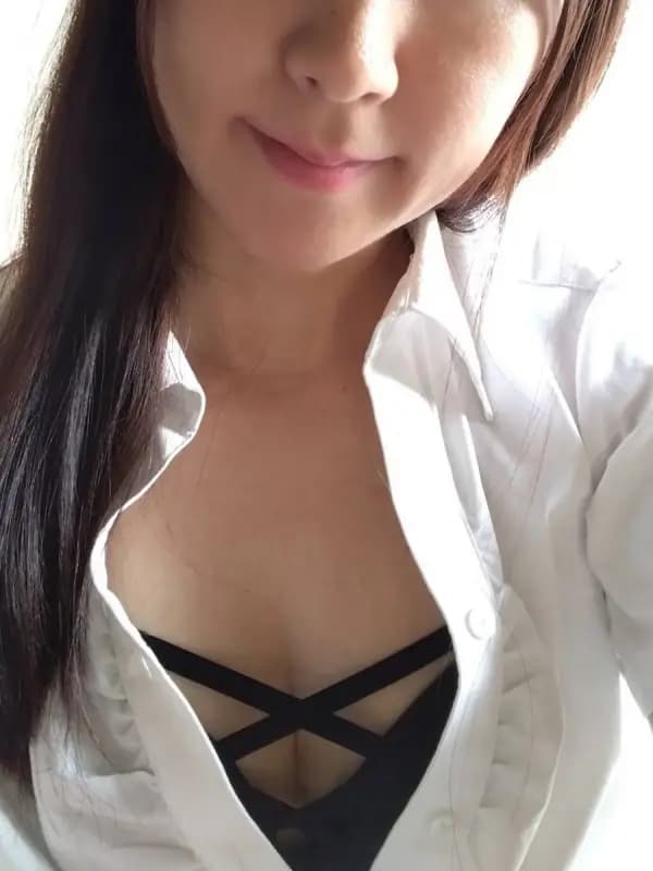 石原れいかさんのプロフィール｜赤羽・秋葉原・大井町・池袋・新宿・立川・錦糸町メンズエステ｜むちむちお姉さん