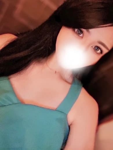 秋葉原のメンズエステなら『AROMA CROWN-アロマクラウン-』 | SSS級れいみ プロフィール