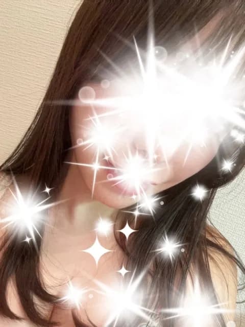 綾坂ゆいさんのプロフィール｜五反田・目黒・田町・恵比寿品川　メンズエステ｜DAHLIA