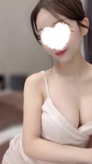 白石　りおさんのプロフィール｜五反田で人気のルーム型メンズエステ「Esthe Spa～エステスパ～」
