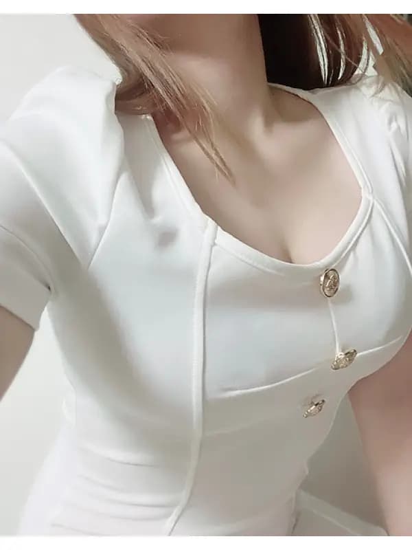 沢野みづきさんのプロフィール｜一流のセラピストによる高級メンズエステ｜月の宿