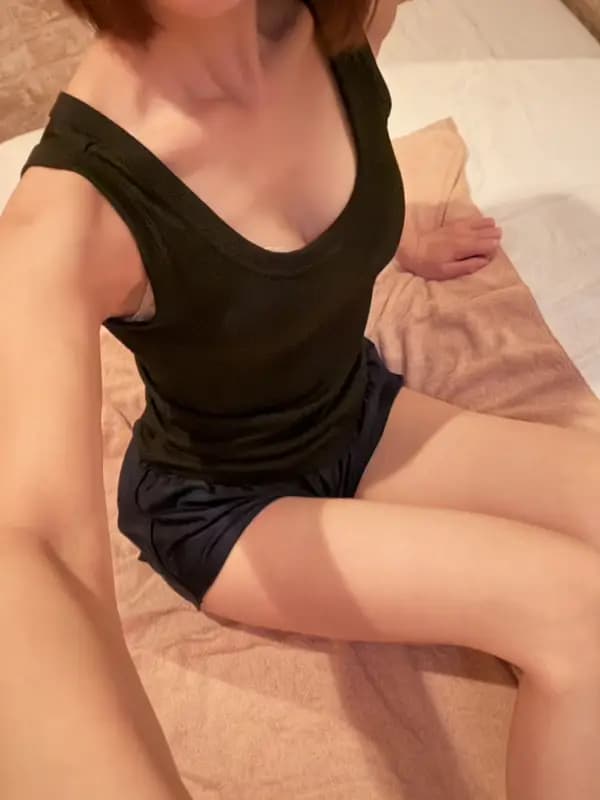 じゅりさんのプロフィール｜ミニスカ天使の癒やしのマッサージ｜池袋メンズエステ LOVE LAND (ラブランド)