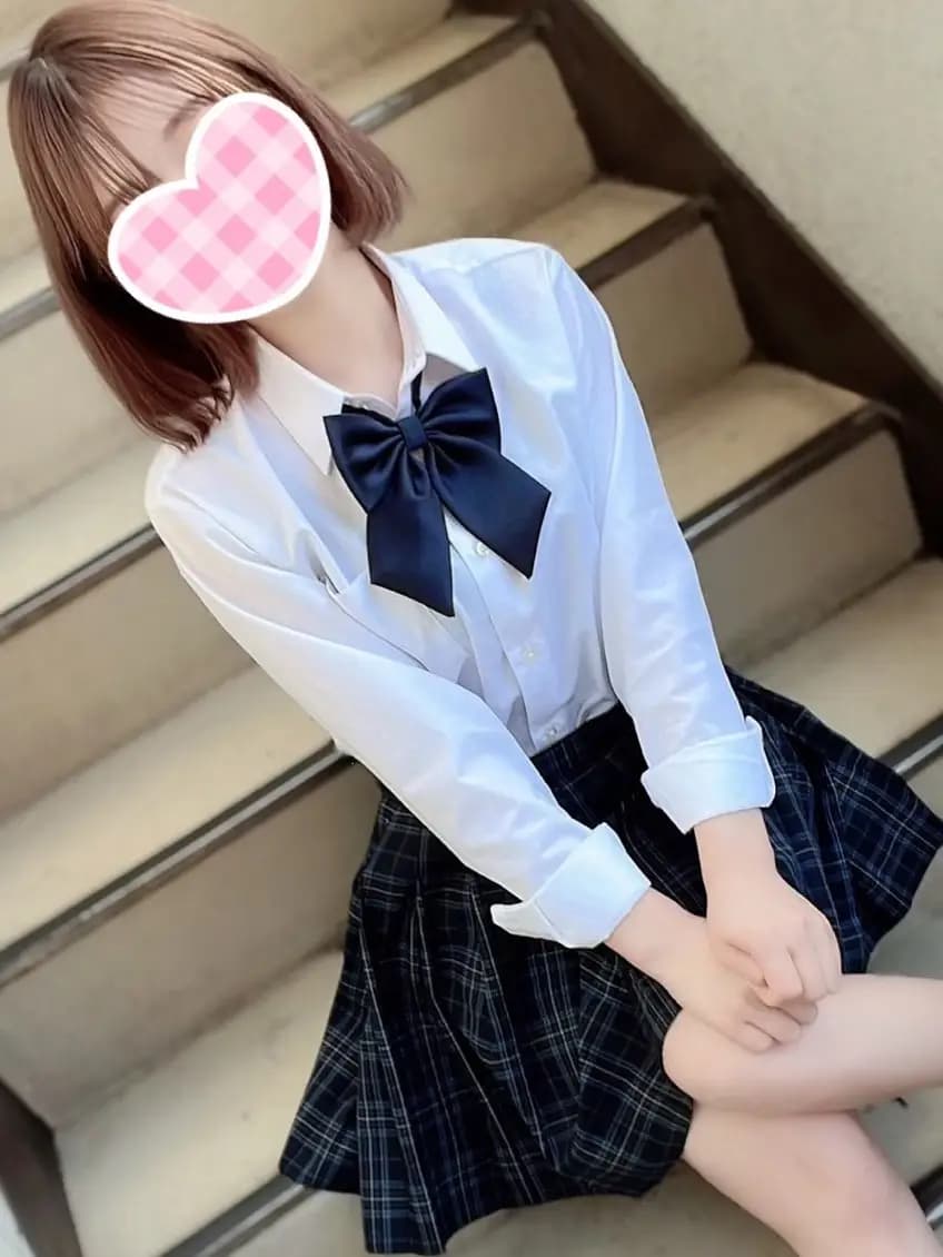 りのプロフィール|池袋美少女リフレ｜キャンクロ『Cam:Clo』