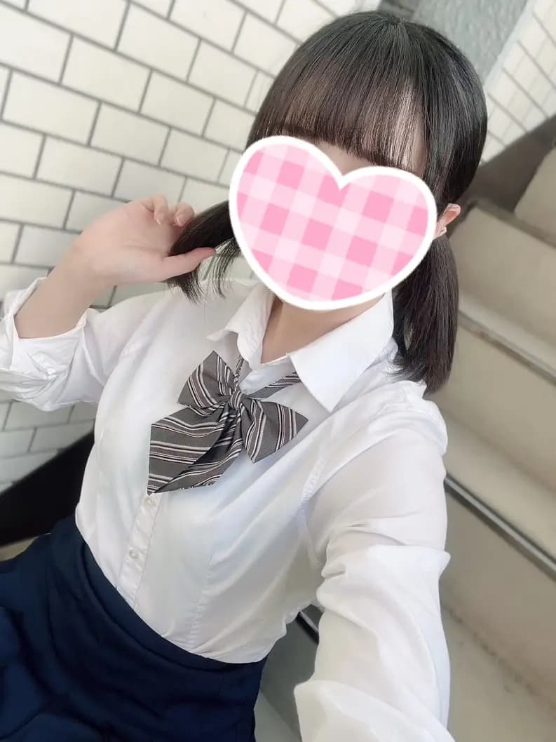えみるプロフィール|池袋美少女リフレ｜キャンクロ『Cam:Clo』