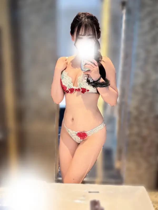 朝倉みなみさんのプロフィール｜新大久保 ・高田馬場メンズエステ｜felix（フェリックス）