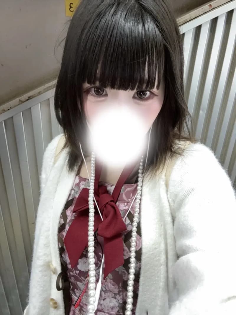 新人うい
