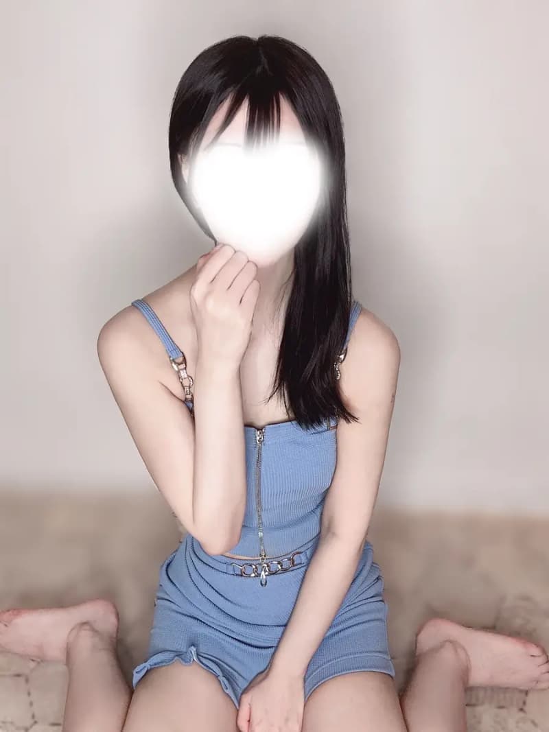進藤みな