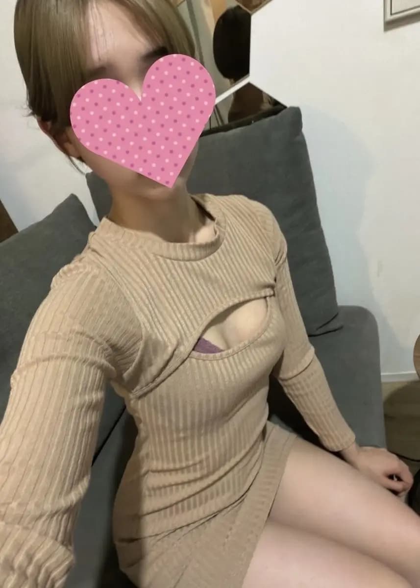 白雪なな ｜ 【新宿店・初台店・東新宿店 ワンルーム型 メンズエステ】Aroma LaLuna〜アロマ ラルーナ〜 新宿のワンルーム型個室高級メンズエステ】 Aroma LaLuna〜アロマ ラルーナ〜
