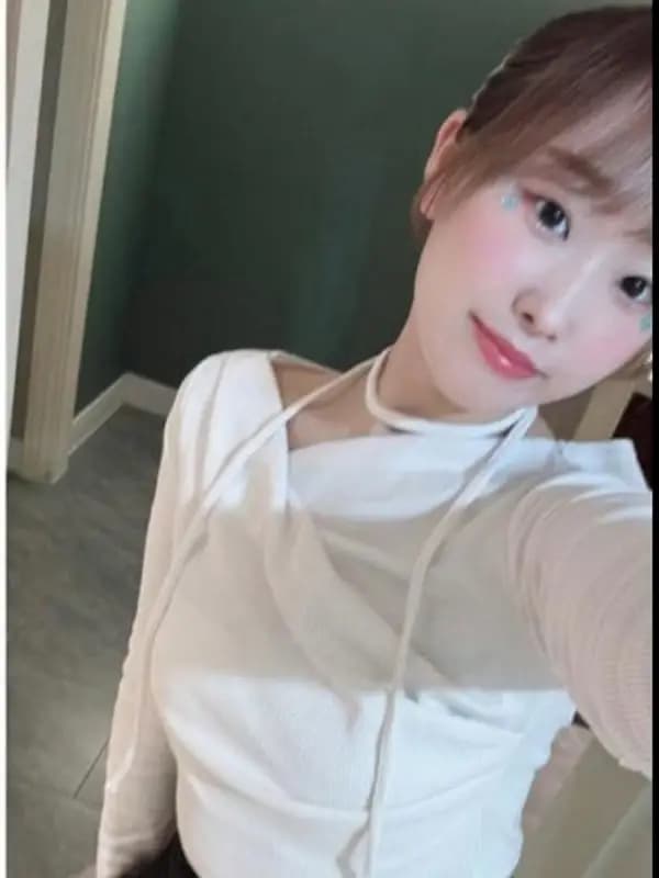 白雪にこ