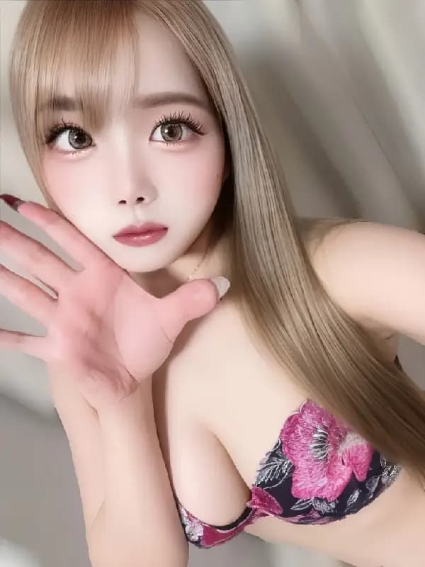 若菜りささんのプロフィール｜新宿・代々木メンズエステ｜Aroma Levante（アロマレバンテ）