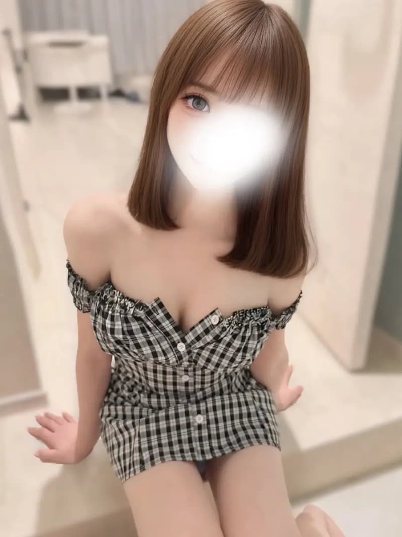 櫻井ひな