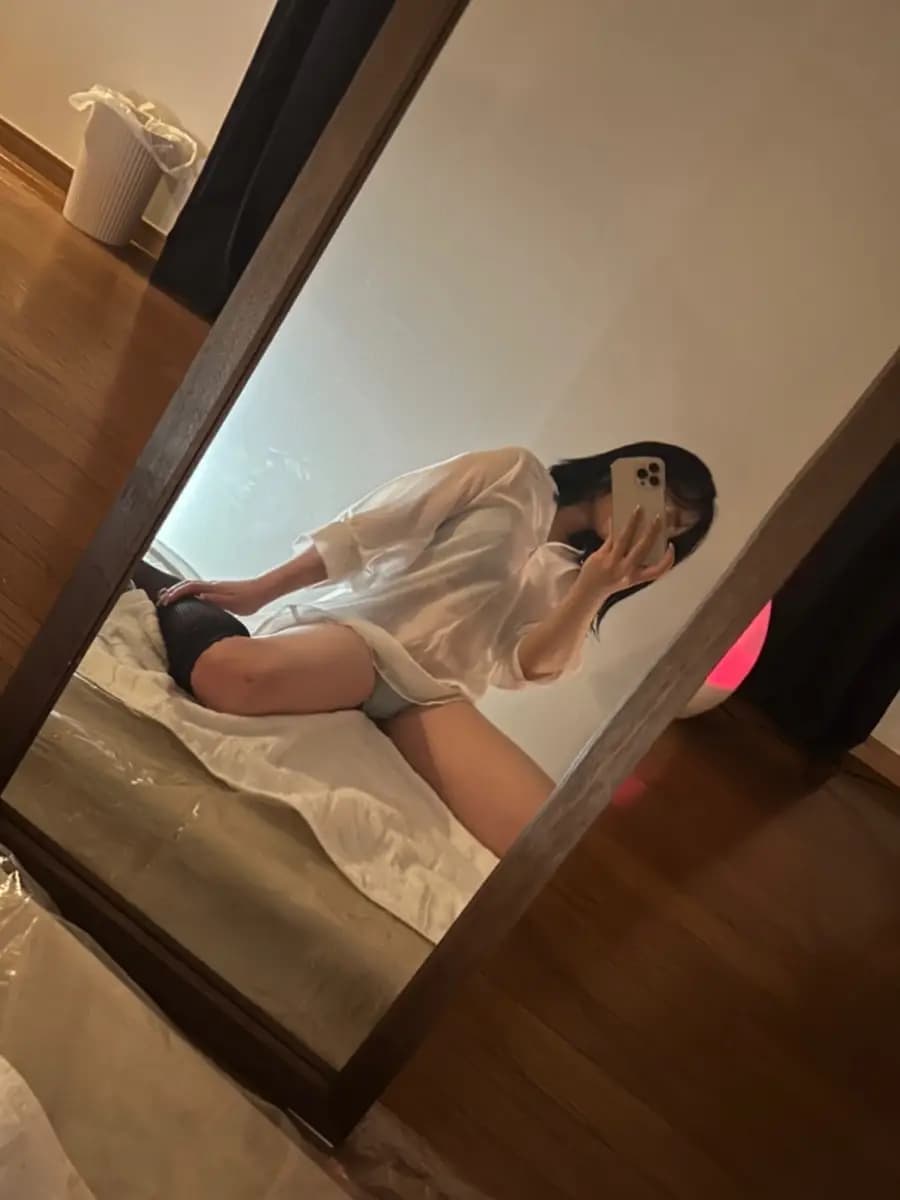 みき | セラピスト一覧 | AROMA Sweet – 練馬SSS級美女が極上マッサージと多彩なコスプレで快楽空間をオモテナシ –