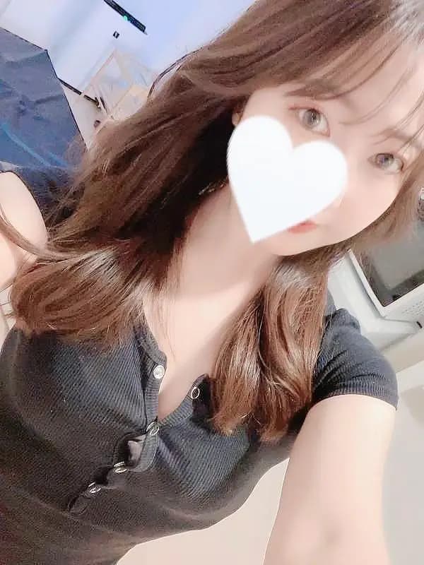 溝端 じゅんな｜品川・上野のメンズエステサロン「Candy Spa (キャンディースパ)」｜アロママッサージリラクゼーション