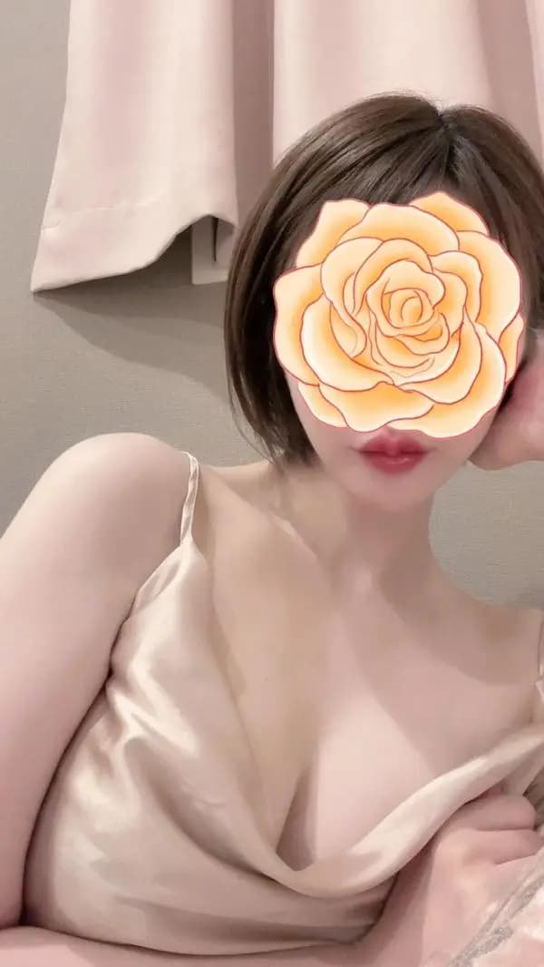 一条 えま｜品川・上野のメンズエステサロン「Candy Spa (キャンディースパ)」｜アロママッサージリラクゼーション