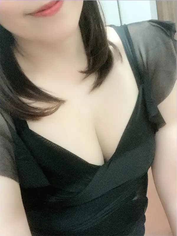 美波(みなみ)プロフィール｜大阪 堺東 メンズエステ『Madam Jewel　(マダム　ジュエル)』