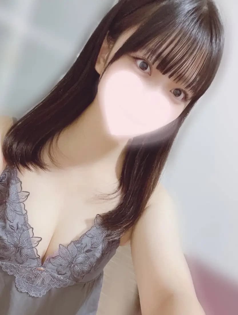 ひな プロフィール｜ 川崎メンズエステ『chouchou（シュシュ）』