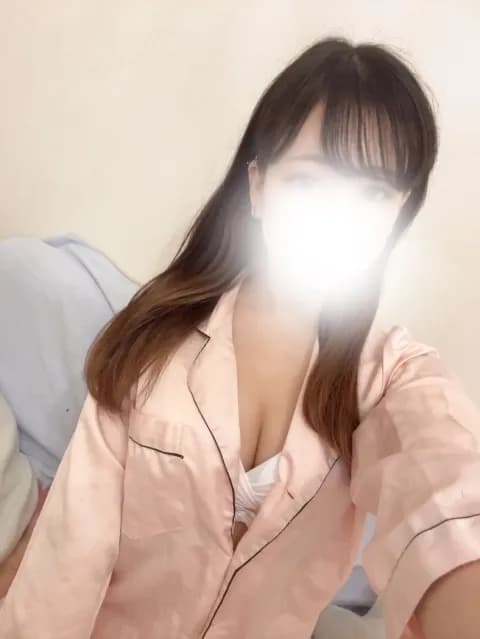 ひなさんのプロフィール|新大阪メンズエステ|彼女ん家