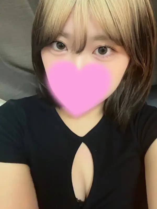 茜