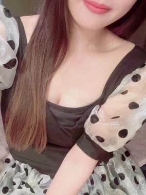 三上えりかさんのプロフィール | 大阪 日本橋のメンズエステ【うさぎのお部屋】